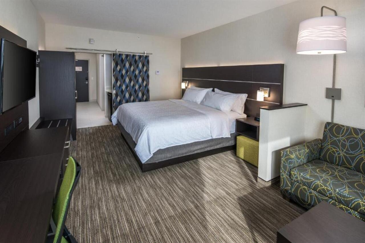 Holiday Inn Express & Suites Kelowna - East By Ihg Exterior foto