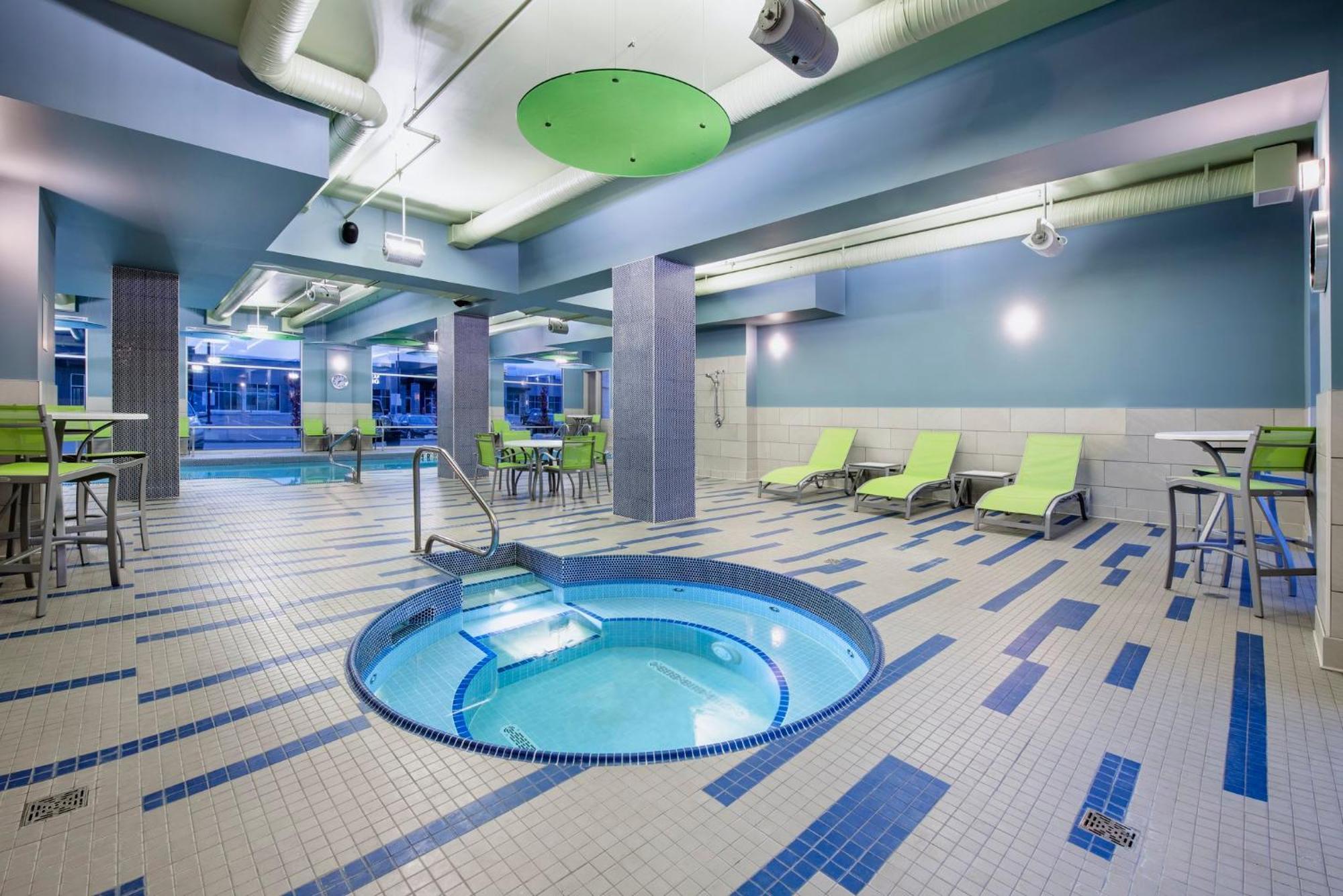 Holiday Inn Express & Suites Kelowna - East By Ihg Exterior foto